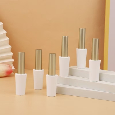 Καλλυντικά Essential Opaque Lip Glaze Tube με βολικό εφαρμοστή βούρτσας