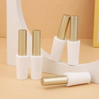 Καλλυντικά Essential Opaque Lip Glaze Tube με βολικό εφαρμοστή βούρτσας