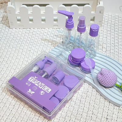 Το Voguish Design 7 κομμάτια πλαστικό ταξιδιωτικό σύνολο μπουκαλιών 50 ml που χρησιμοποιείται για προσωπική φροντίδα