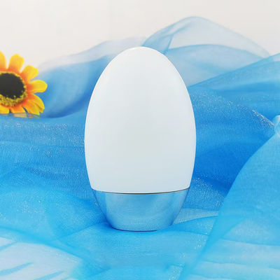 Προσαρμοσμένο μπουκάλι κρέμας ηλιακής προστασίας οβάλ σχήματος 50g με UV ασημένιο καπάκι για συσκευασία 50ml PP Cosmetic